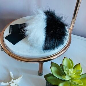 🆕 RARE KENDALL + KYLIE ✖️ POOF Bag/Luggage CHARM